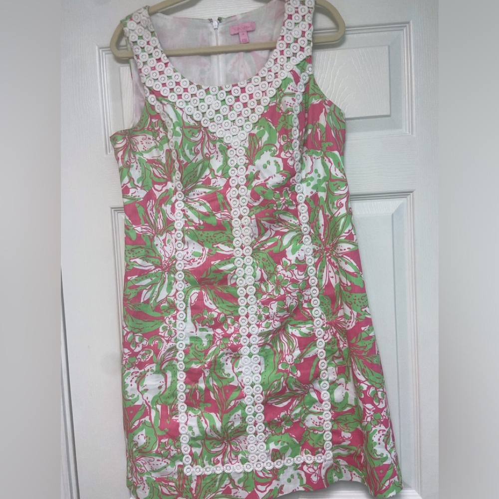 $5 OFF TODAY!!  EUC Lily shift in Hotty Pink Forgot My Trunk